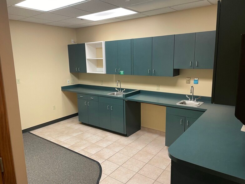 More Photos Of 1000 Integrity Dr, Pittsburgh Medical For Lease