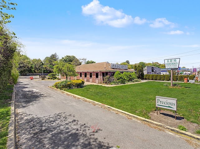 More Photos Of 504 Larkfield Rd, East Northport Restaurant For Lease