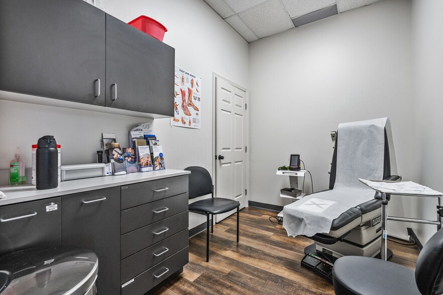 More Photos Of 1075 Whitlock Ave, Marietta General Retail For Lease