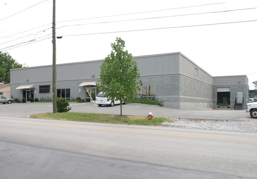 More Photos Of 2614-2616 Eugenia Ave, Nashville Freestanding For Lease