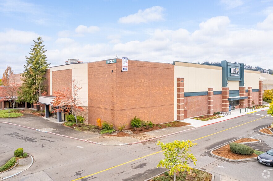 More Photos Of 11800 SE 82nd Ave, Happy Valley Department Store For Sale