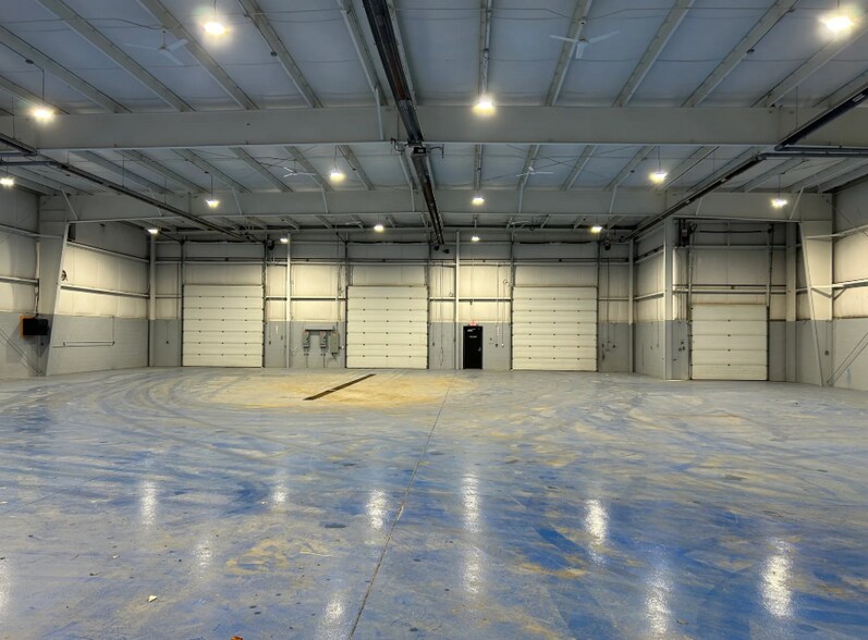 More Photos Of 450 S Glaspie St, Oxford Warehouse For Sale