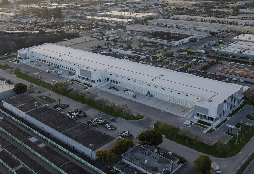 More Photos Of 4995 NW 77th Ave, Miami Warehouse For Lease