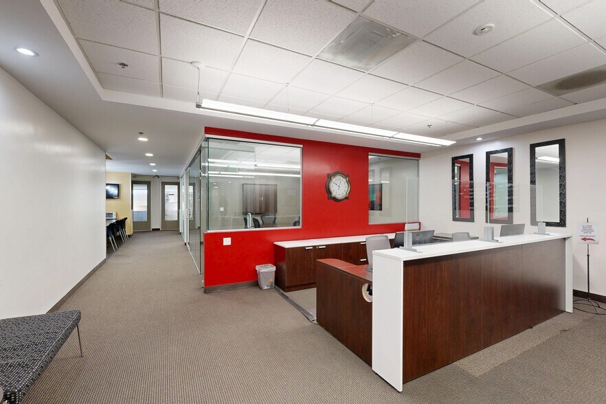 Primary Photo Of 4900 California Ave, Bakersfield Coworking Space