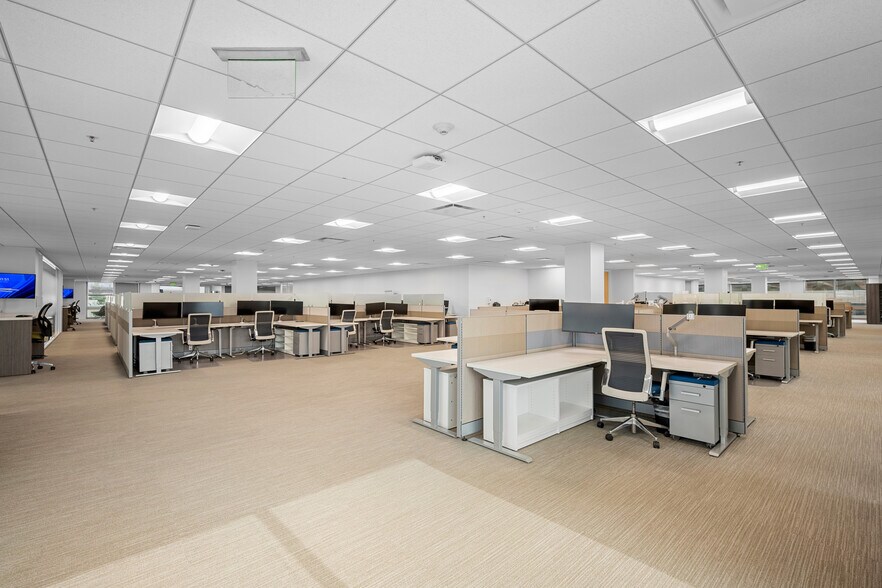 More Photos Of 301 N Lake Ave, Pasadena Office For Lease