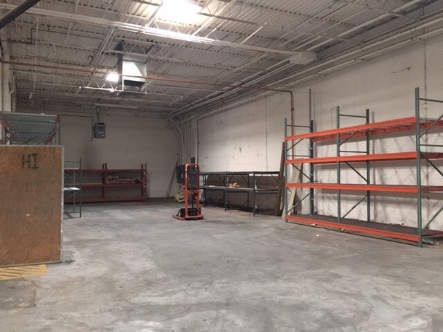 More Photos Of 1430 Vanderbilt Dr, El Paso Warehouse For Lease