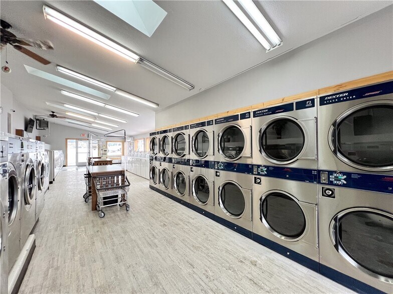 More Photos Of 701 S River St, Spooner Carwash For Sale