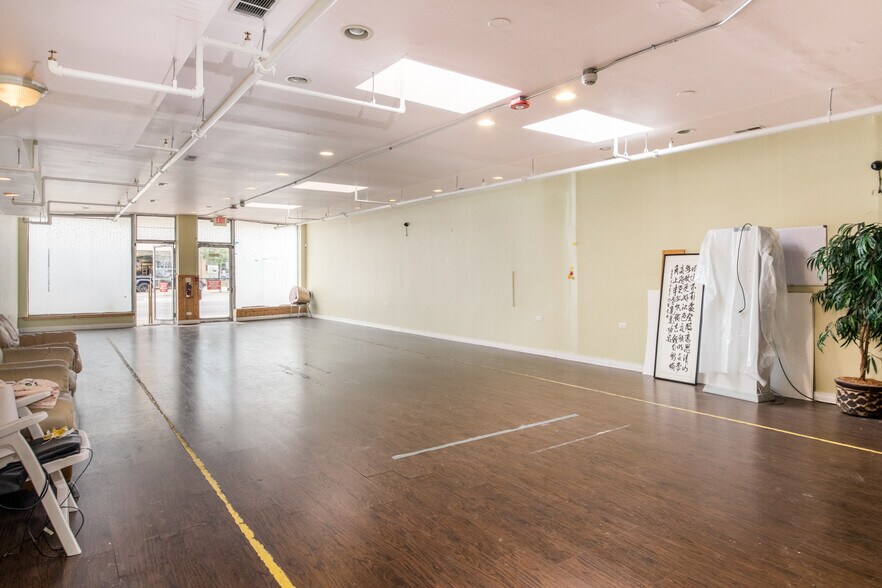 More Photos Of 6015-6049 Dempster St, Morton Grove Storefront Retail Office For Sale