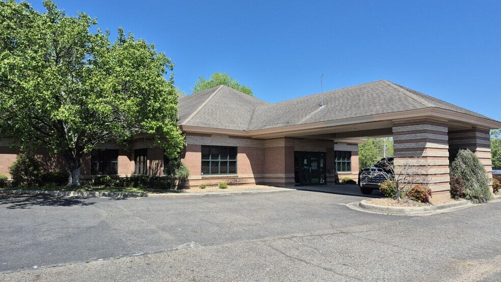 More Photos Of 130 Medical Park Pl, Hot Springs Medical For Lease
