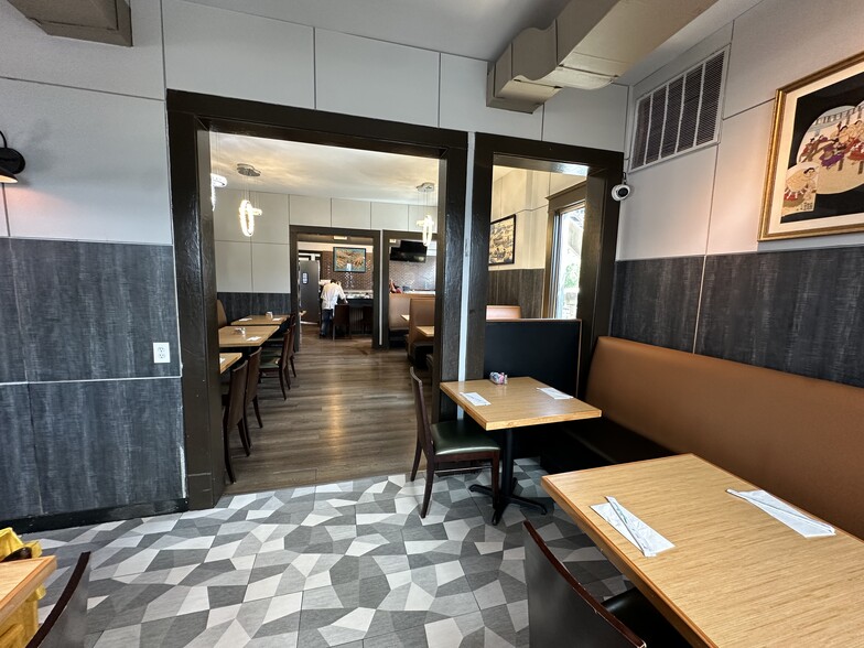 More Photos Of 500 Westheimer Rd, Houston Restaurant For Sale