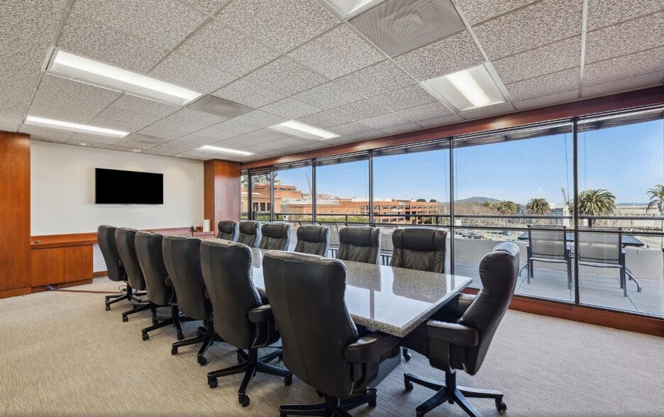 More Photos Of 900 Front St, San Francisco Office For Lease