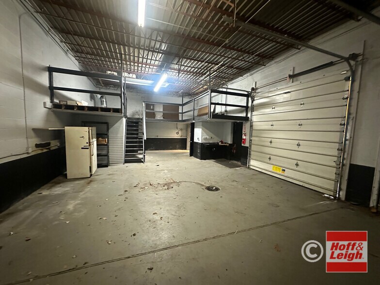 More Photos Of 1395 Gardner Blvd, Barberton Auto Repair For Lease