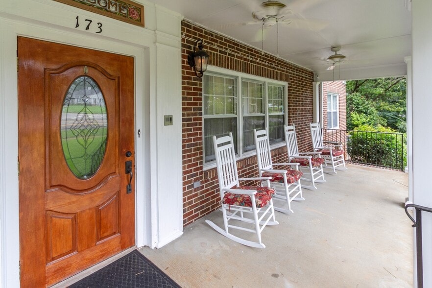 More Photos Of 173 S Lee St, Forsyth Assisted Living For Sale