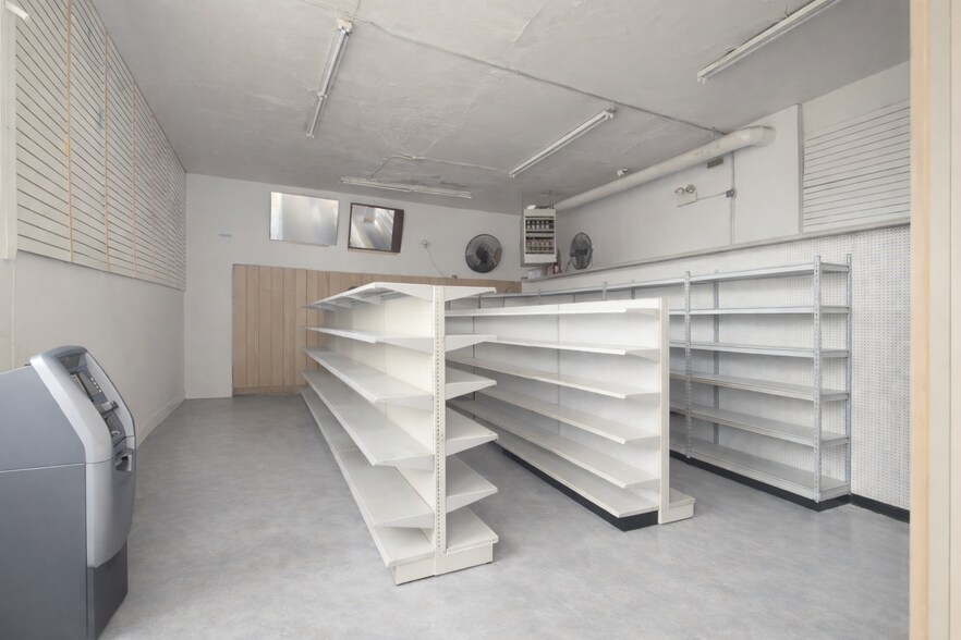 More Photos Of 1317-1325 N Homan Ave, Chicago Apartments For Lease
