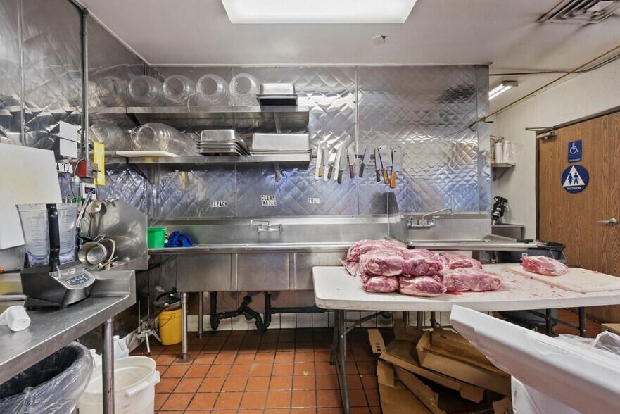 More Photos Of 920 N Bonnie Beach Pl, Los Angeles Freestanding For Sale