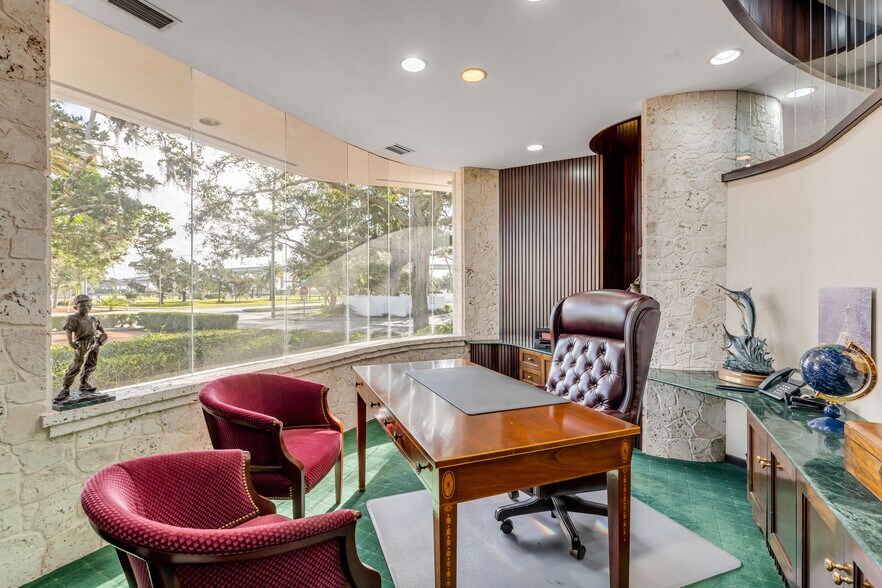 More Photos Of 100-104 Riverside Dr, New Smyrna Beach Office For Sale