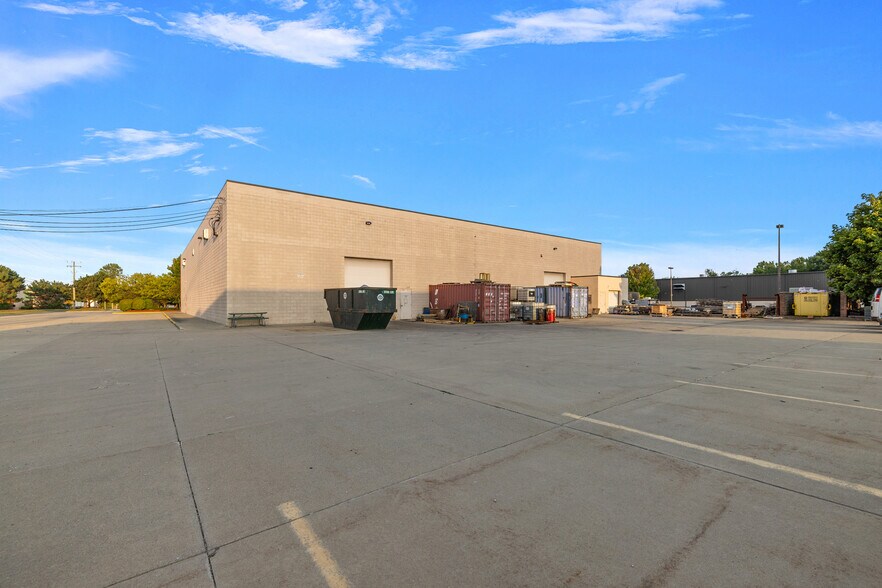 More Photos Of 44567 Morley Dr, Clinton Township Warehouse For Sale