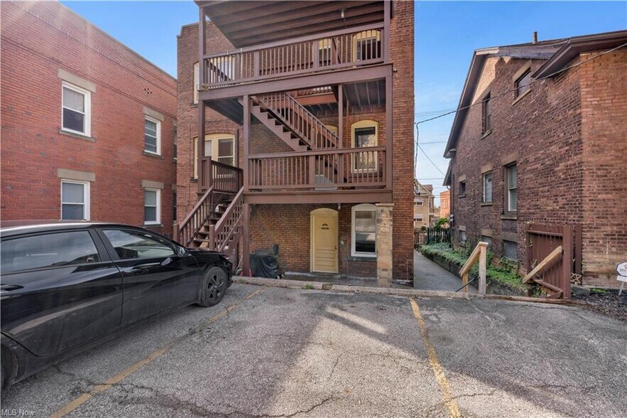 More Photos Of 2197 Murray Hill Rd, Cleveland Storefront Retail Residential For Sale