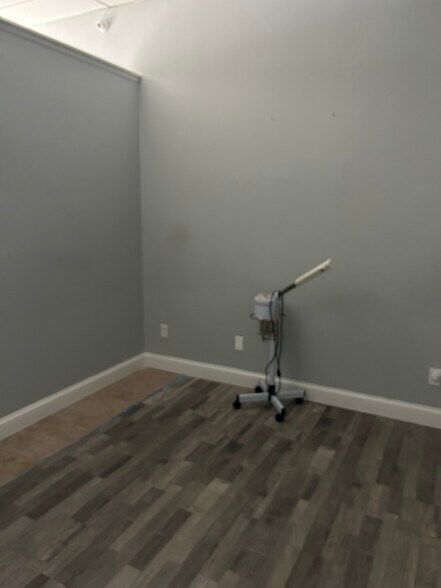 More Photos Of 200-232 Middle Country Rd, Middle Island General Retail For Lease