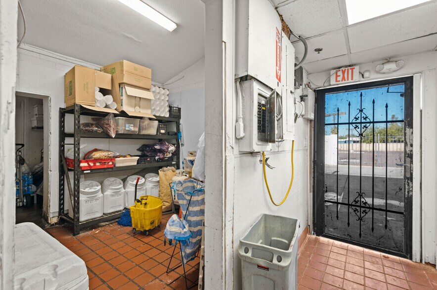 More Photos Of 5828 W Indian School Rd, Phoenix Restaurant For Sale