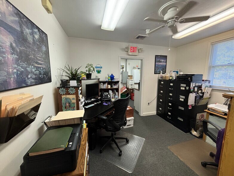 More Photos Of 1201 Easton Rd, Roslyn Office For Sale