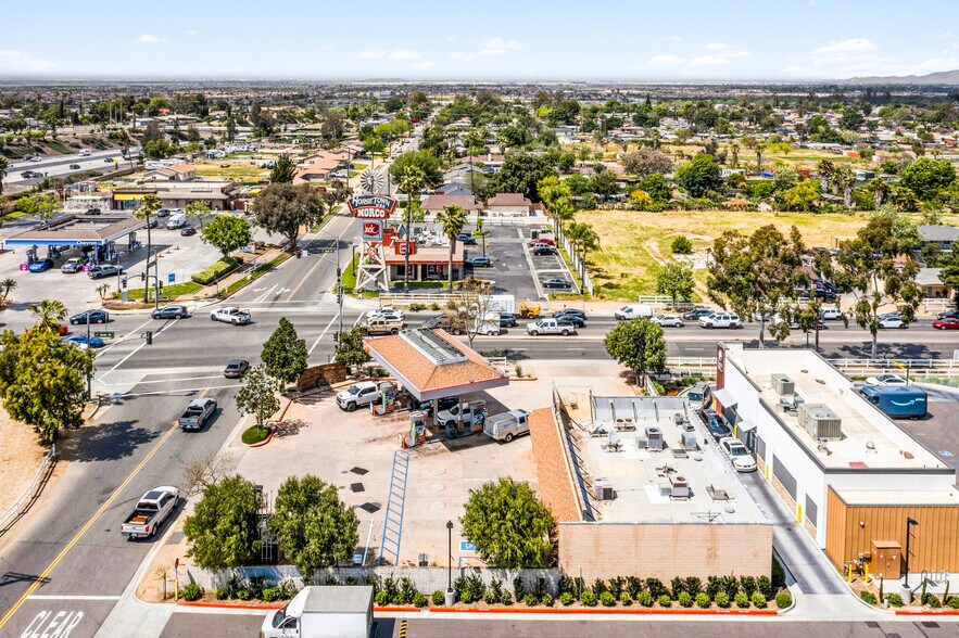 More Photos Of 1488 6th St, Norco Service Station For Sale