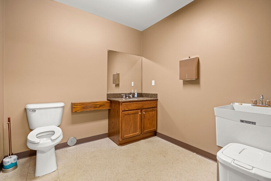 More Photos Of 2655-2679 N Meridian Rd, Sanford General Retail For Sale