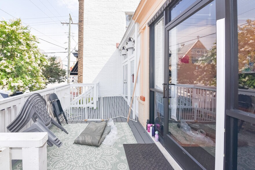 More Photos Of 3547 Chestnut Ave, Baltimore Storefront Retail Residential For Sale
