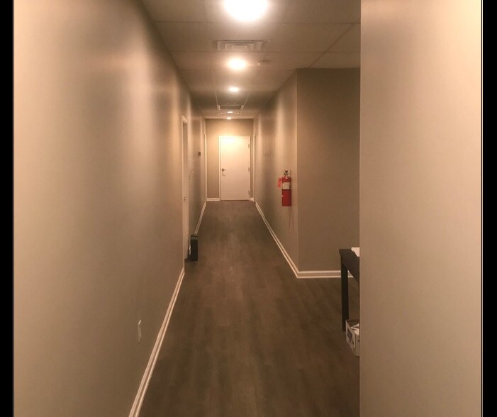 More Photos Of 108 E Southport, Dothan Light Distribution For Sale