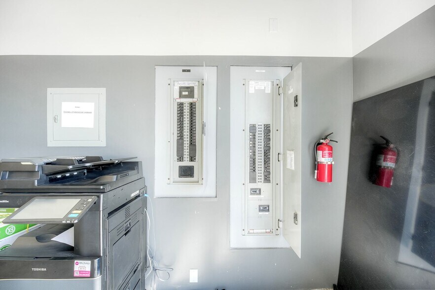 More Photos Of 1523 S Coast Hwy, Oceanside Freestanding For Sale