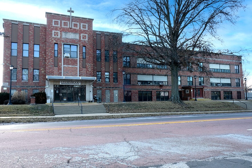 More Photos Of 4500 Washington St, Florissant Schools For Sale