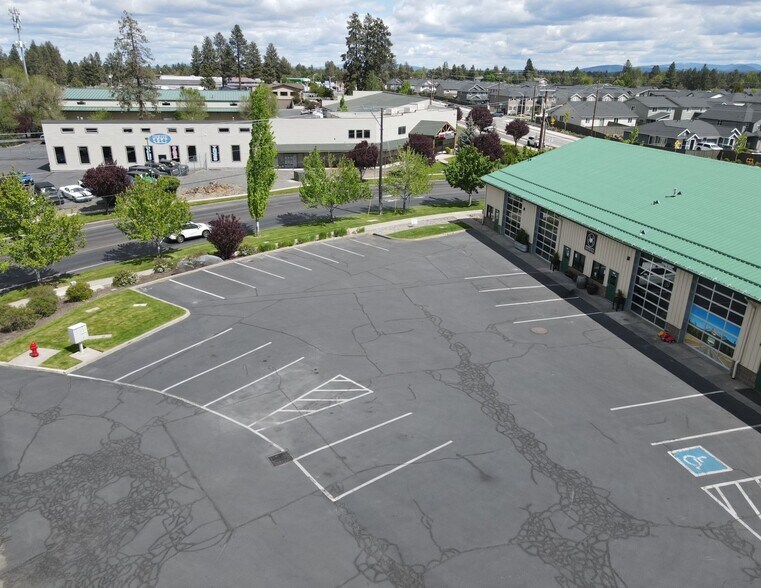 More Photos Of 1177 SE 9th St, Bend Warehouse For Sale