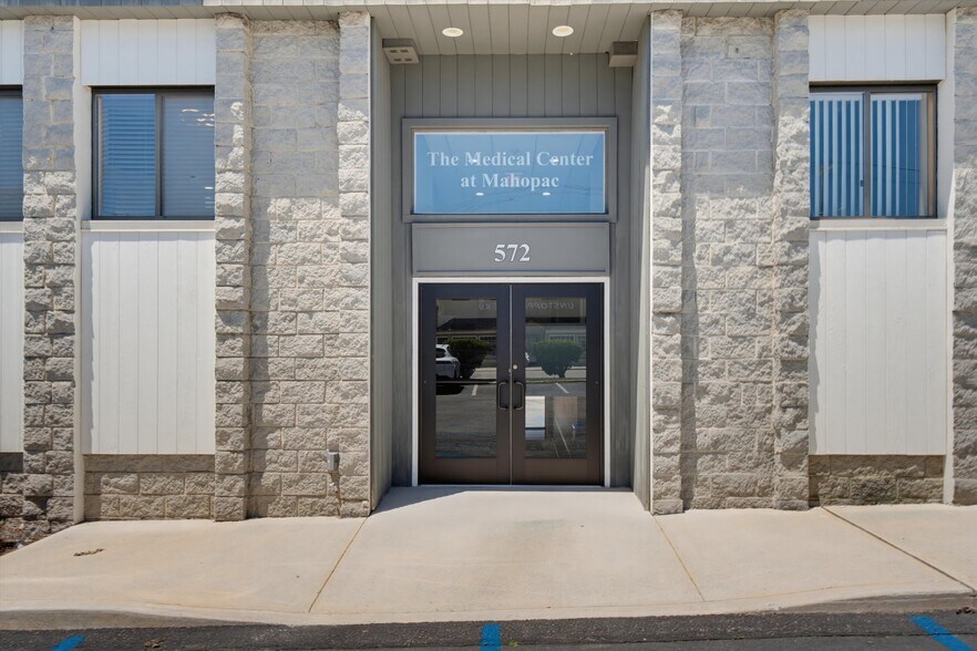 More Photos Of 572 Route 6, Mahopac Medical For Lease
