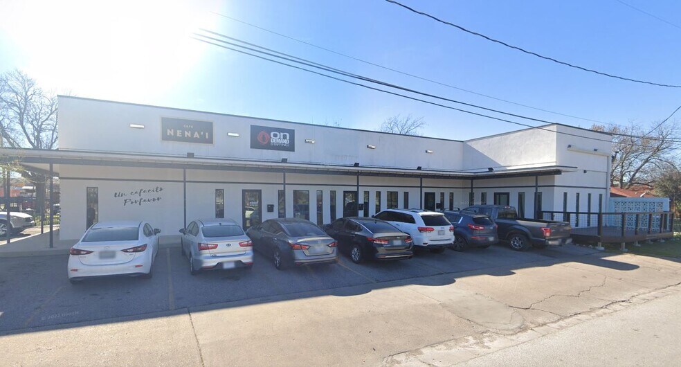 More Photos Of 1700 Montopolis Dr, Austin Freestanding For Lease