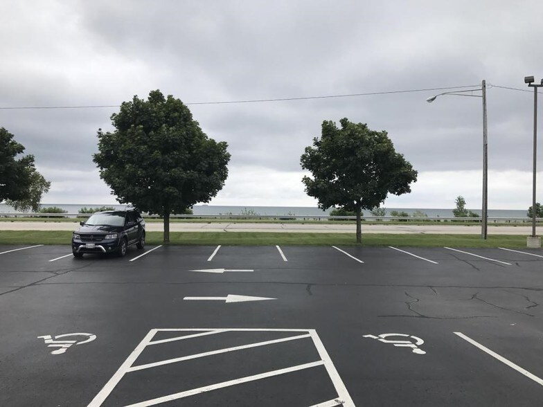 More Photos Of 2848 Memorial Dr, Two Rivers Medical For Lease