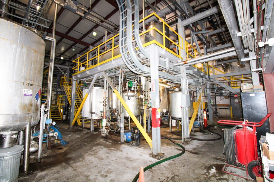 More Photos Of 5640 44th Ave S, Clinton Industrial For Sale