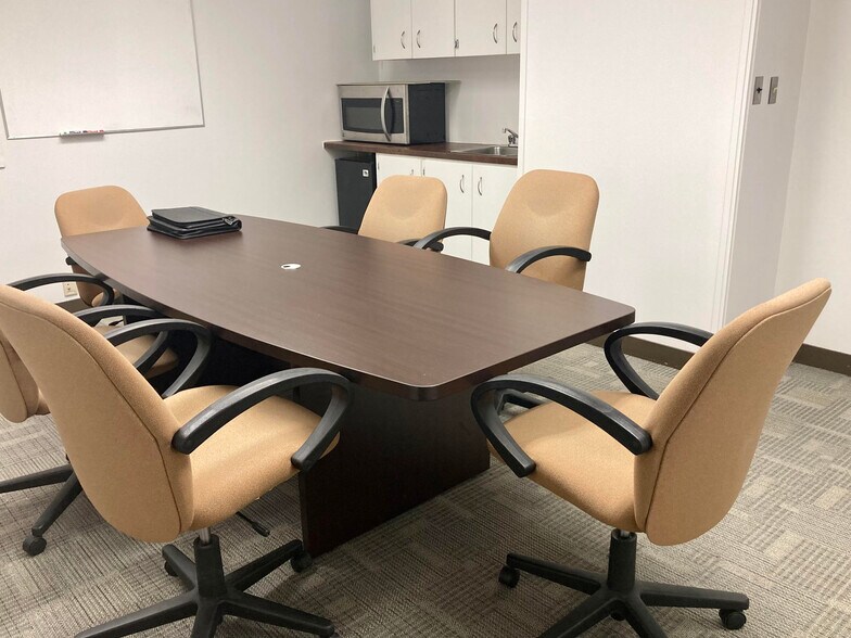 More Photos Of 900 6th Ave SW, Calgary Office Residential For Sale