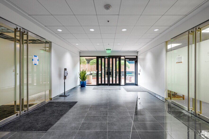 More Photos Of 2400 Lakeside Blvd, Richardson Office For Lease