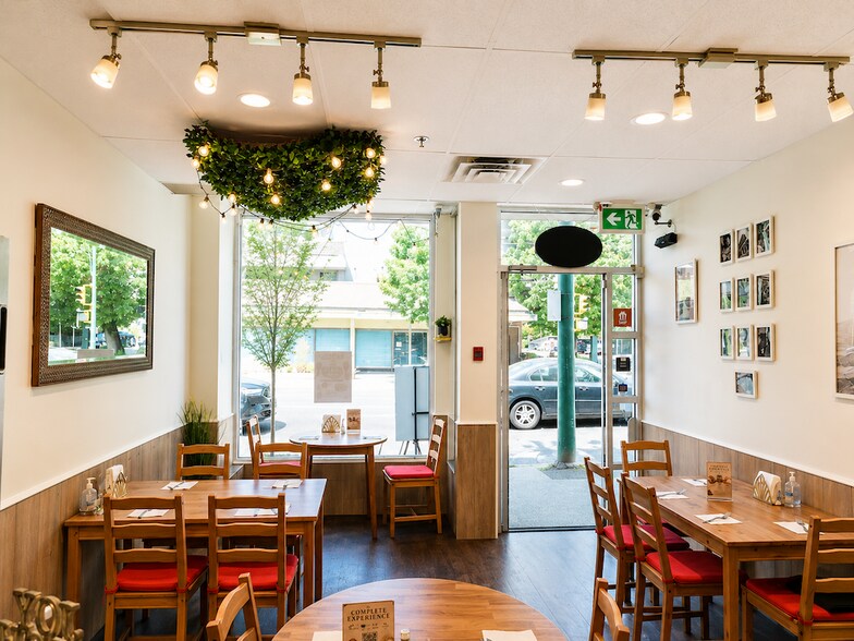 More Photos Of 2702-2716 W 4th Ave, Vancouver Storefront Retail Residential For Sale