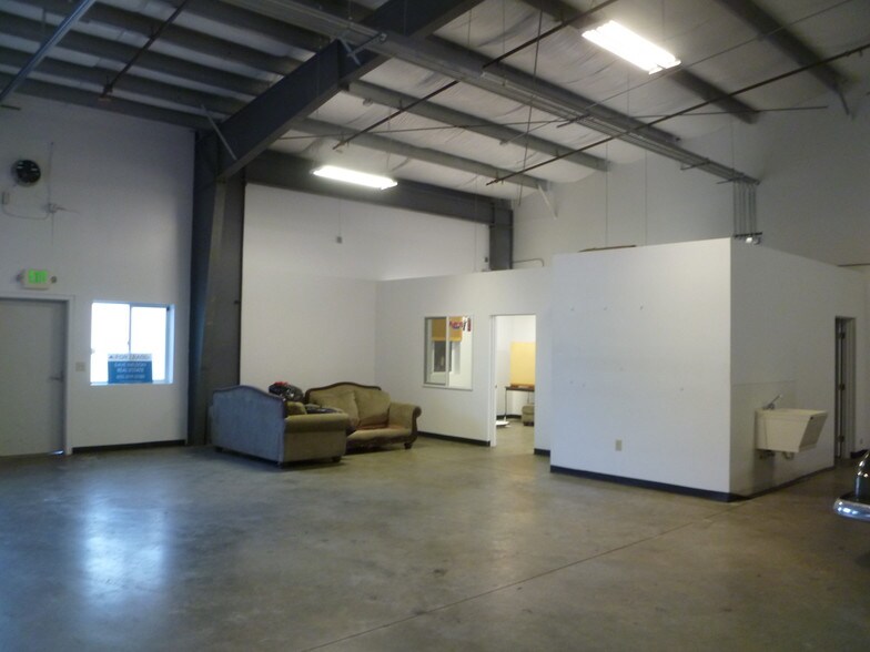 More Photos Of 18824 Smokey Point Blvd, Arlington Warehouse For Sale