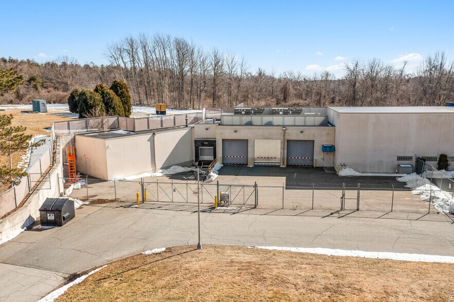More Photos Of 24 Snake Hill Rd, North Scituate Manufacturing For Lease