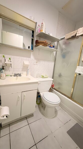 More Photos Of 208 38th St, Union City Apartments For Sale