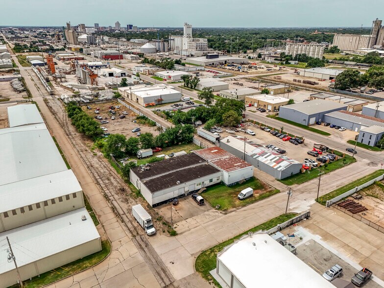 More Photos Of 925 E 19th St, Wichita Warehouse For Sale