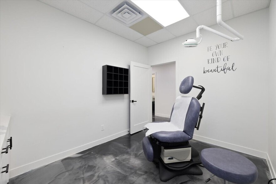 More Photos Of 204 S Durbin St, Casper Flex For Lease