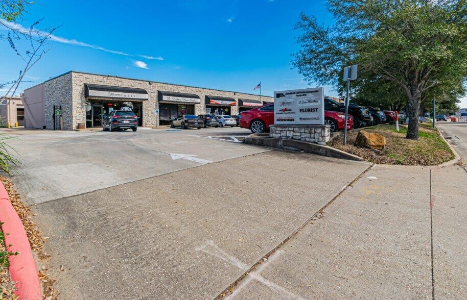 More Photos Of 16522-16536 Park Row, Houston Light Distribution For Lease