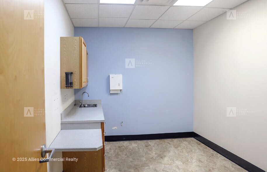 More Photos Of 1624-1644 E State Road 44, Shelbyville Unknown For Lease