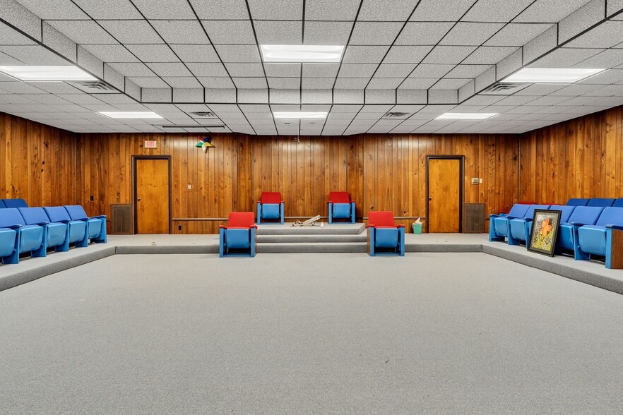 More Photos Of 210 Woodruff St, Madison Specialty For Sale