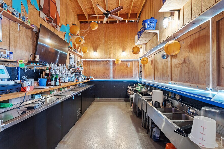 More Photos Of 710 W Johnson St, Raleigh Bar For Sale
