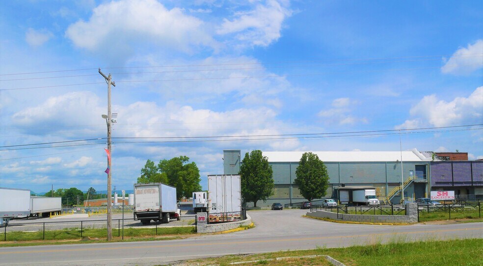 More Photos Of 105 Maple St, Rossville Light Distribution For Sale