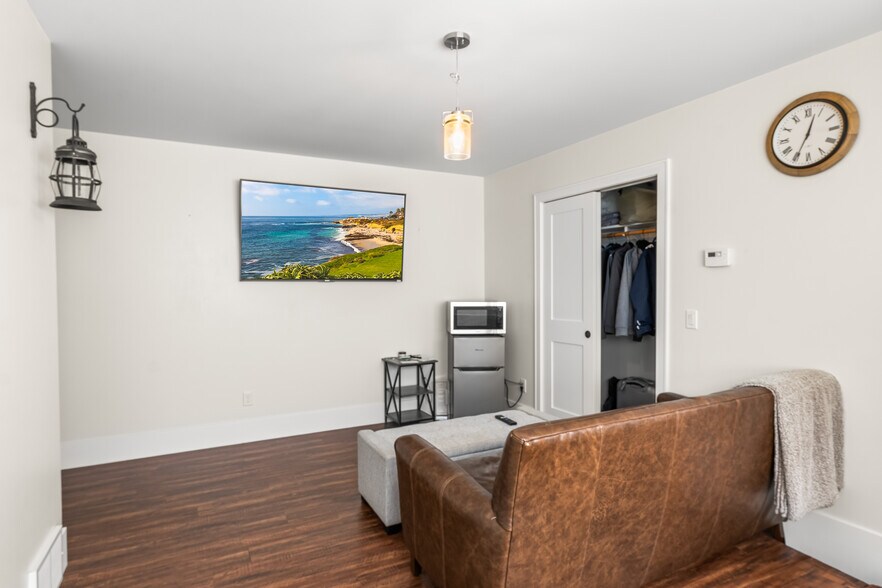 More Photos Of W1726 North Street, Green Lake Flex For Sale